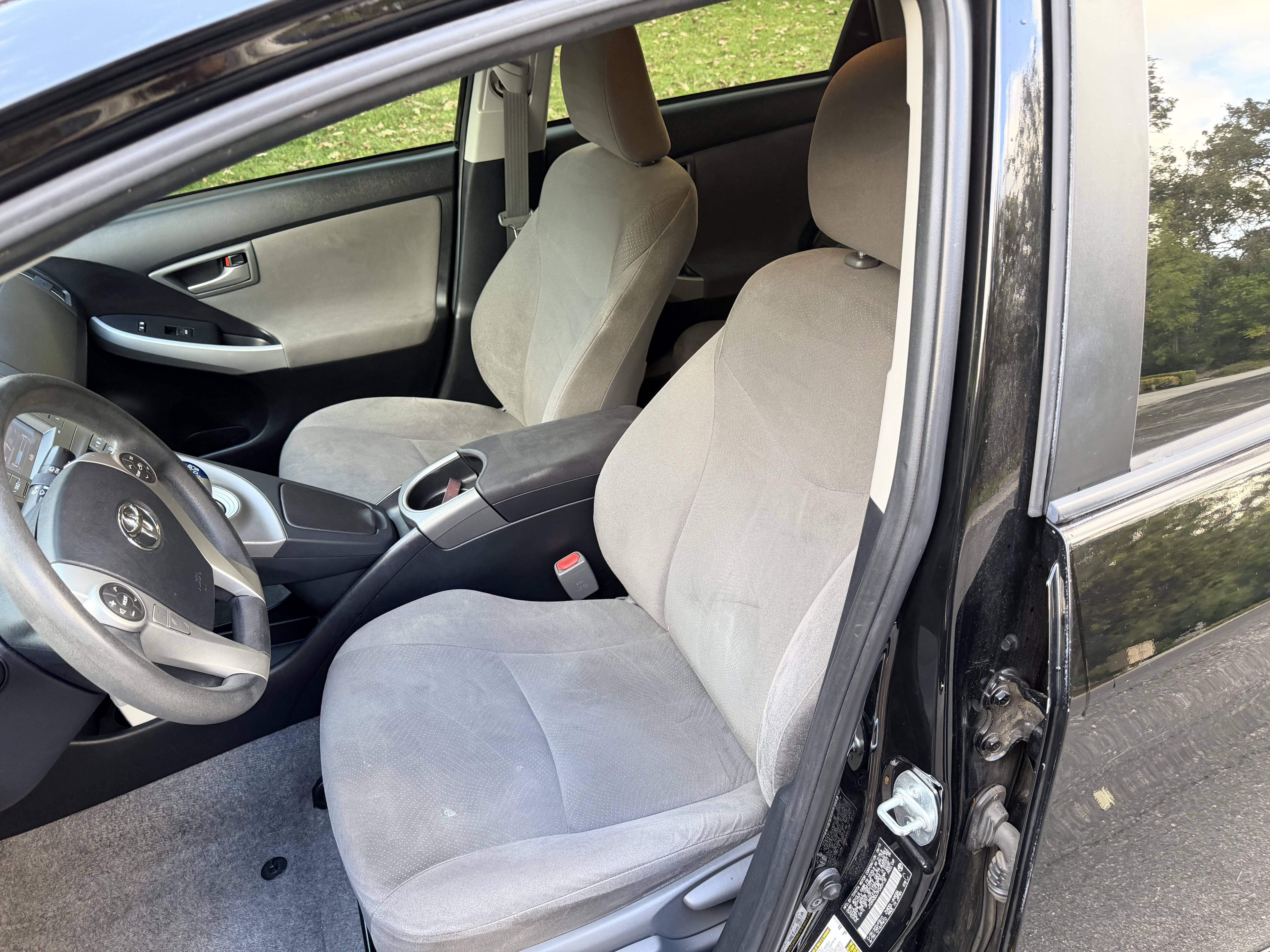 Used 2015 Toyota Prius Three w/ Solar Roof Package FWD image 10