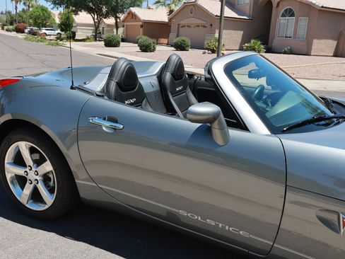 Used 2007 Pontiac Solstice GXP w/ Premium Package RWD image 17