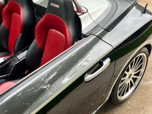 Used 2005 Chrysler Crossfire SRT-6 image 9