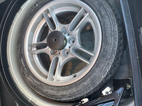 Used 2002 BMW 540i Sedan image 25