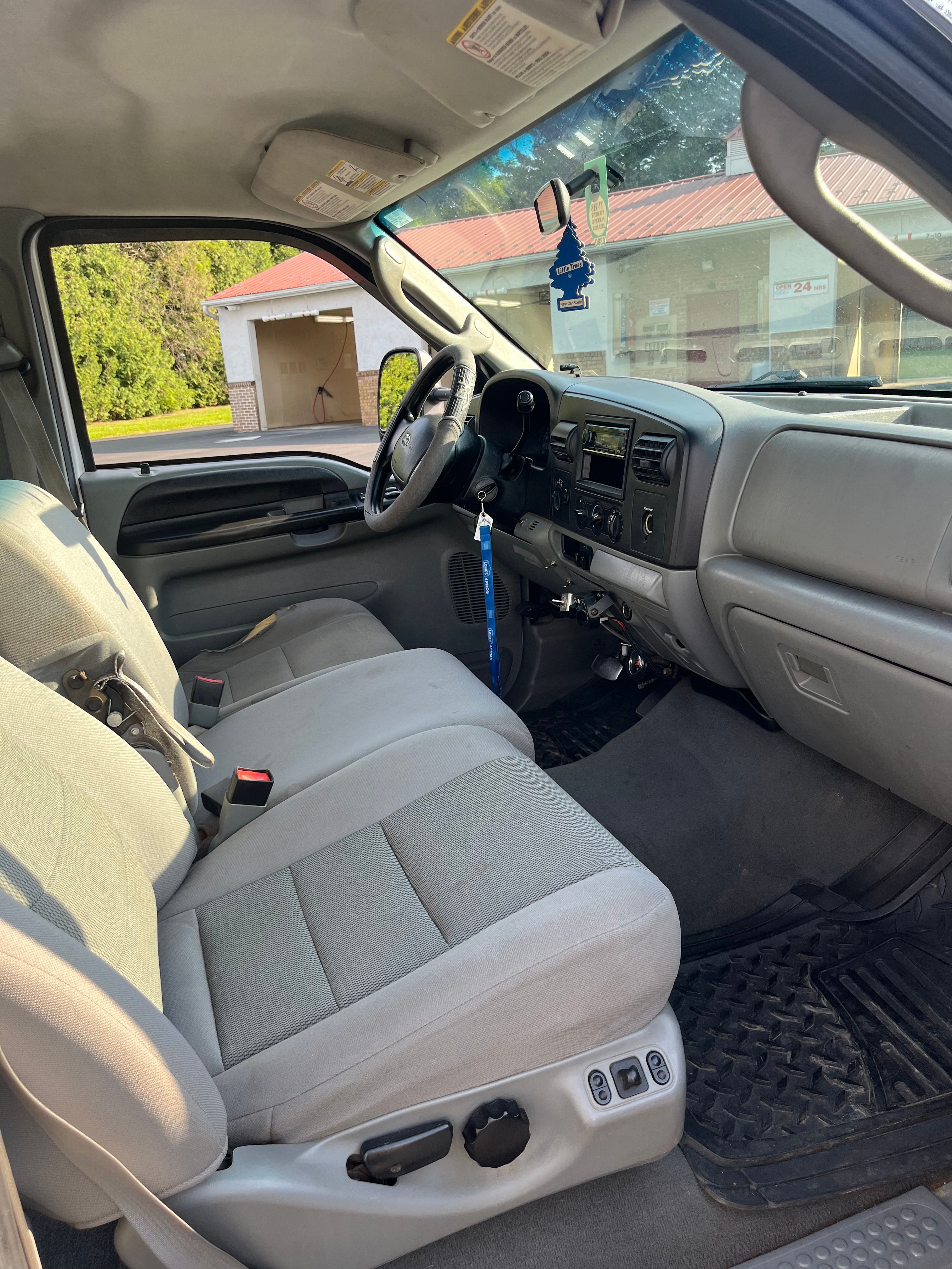 Used 2005 Ford F350 XLT AWD/4WD image 5