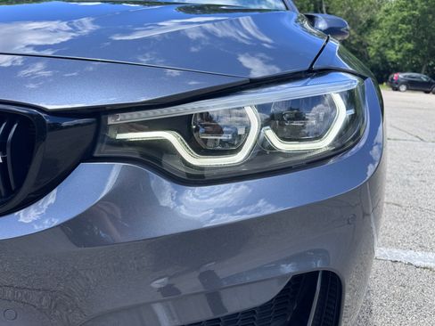 Used 2018 BMW M4 Convertible RWD image 19