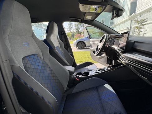 Used 2025 Volkswagen Golf R Black Edition AWD/4WD image 29