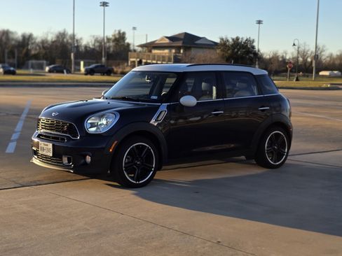 Used 2014 MINI Cooper Countryman S image 2