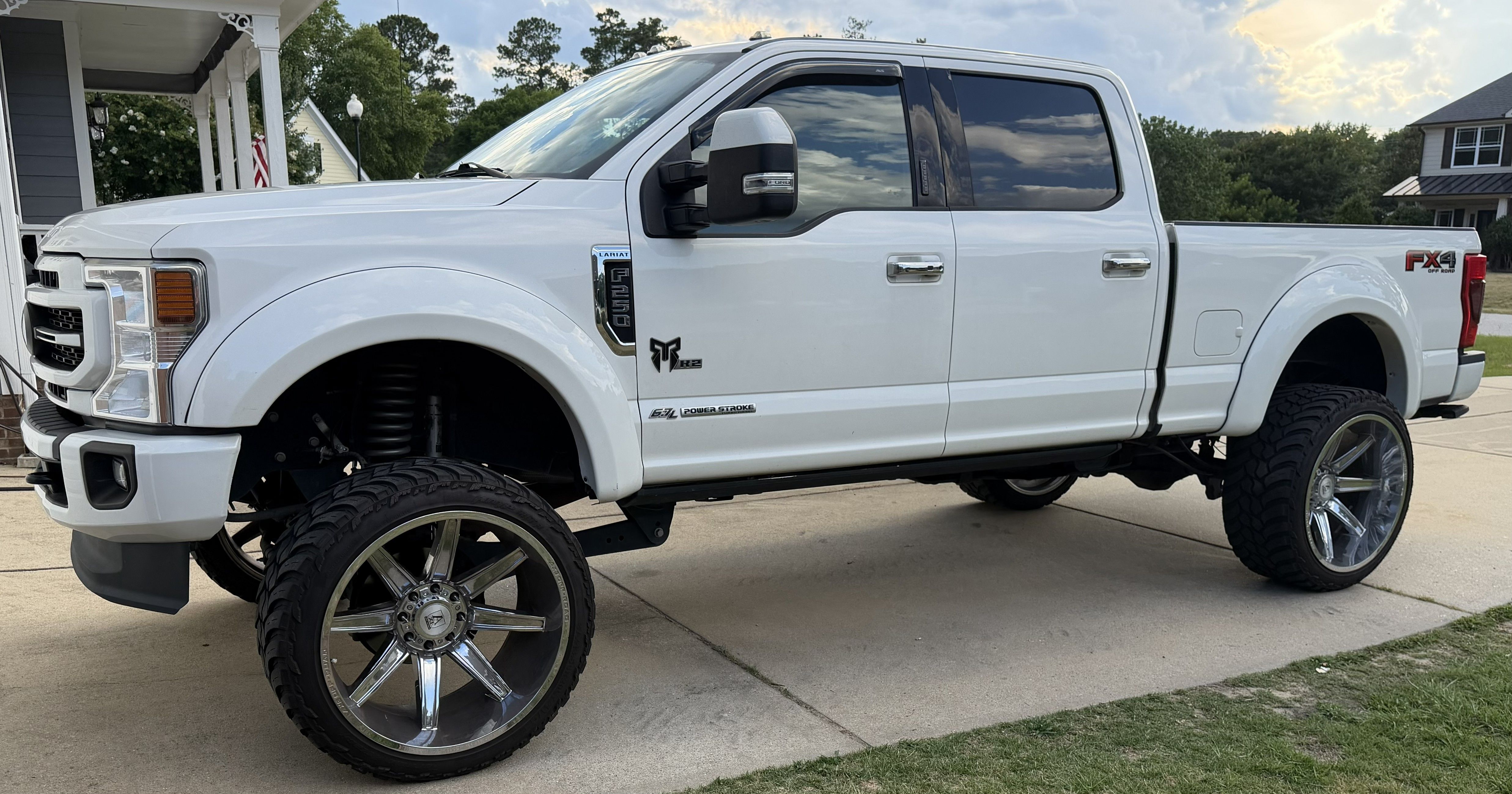 Used 2021 Ford F250 Lariat w/ Lariat Ultimate Package AWD/4WD image 17