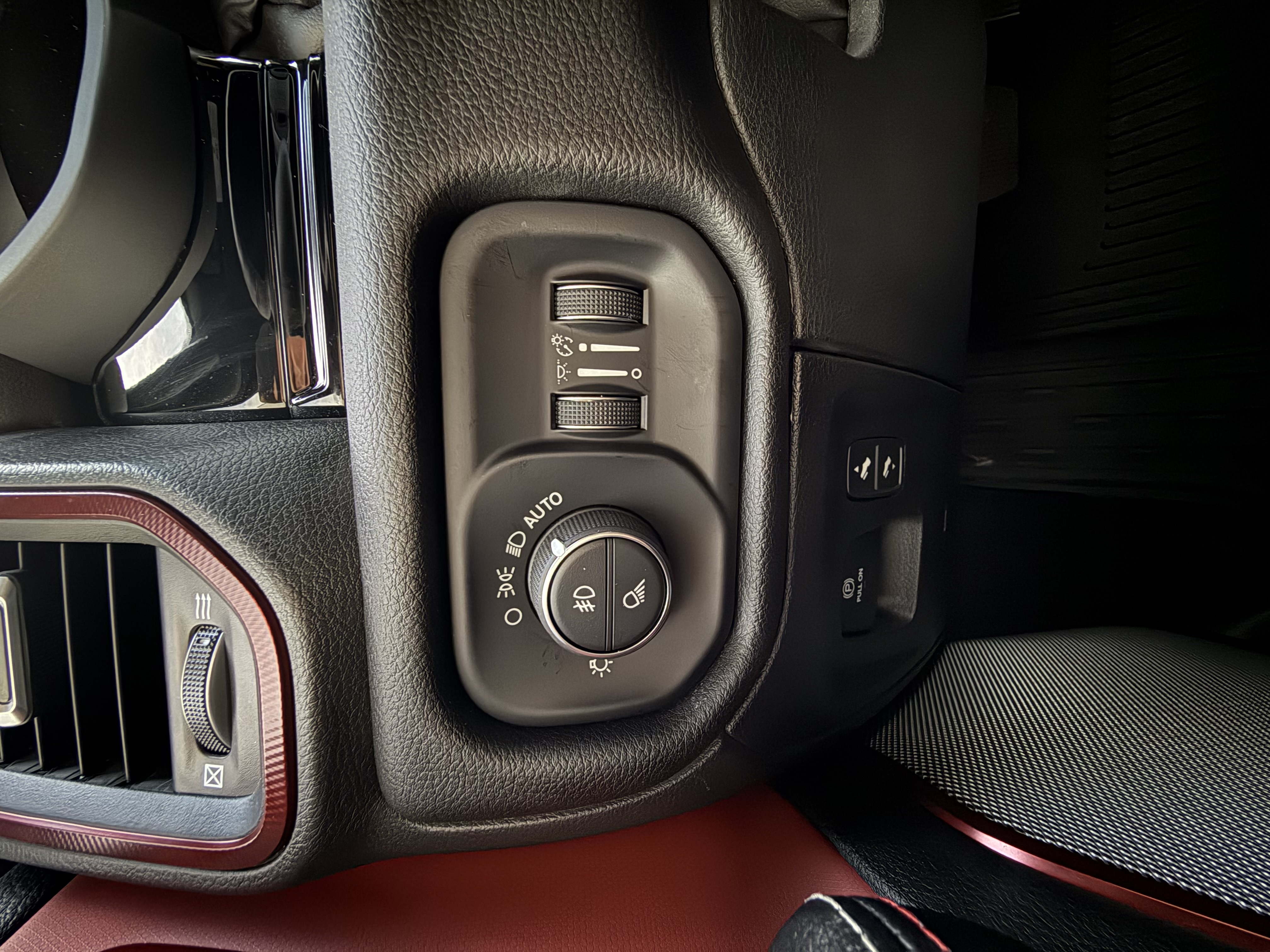 Used 2025 RAM 1500 Rebel w/ Rebel Level 2 Equipment Group AWD/4WD image 26