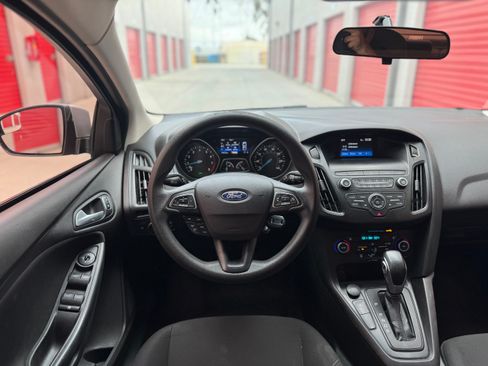 Used 2018 Ford Focus SE FWD image 19