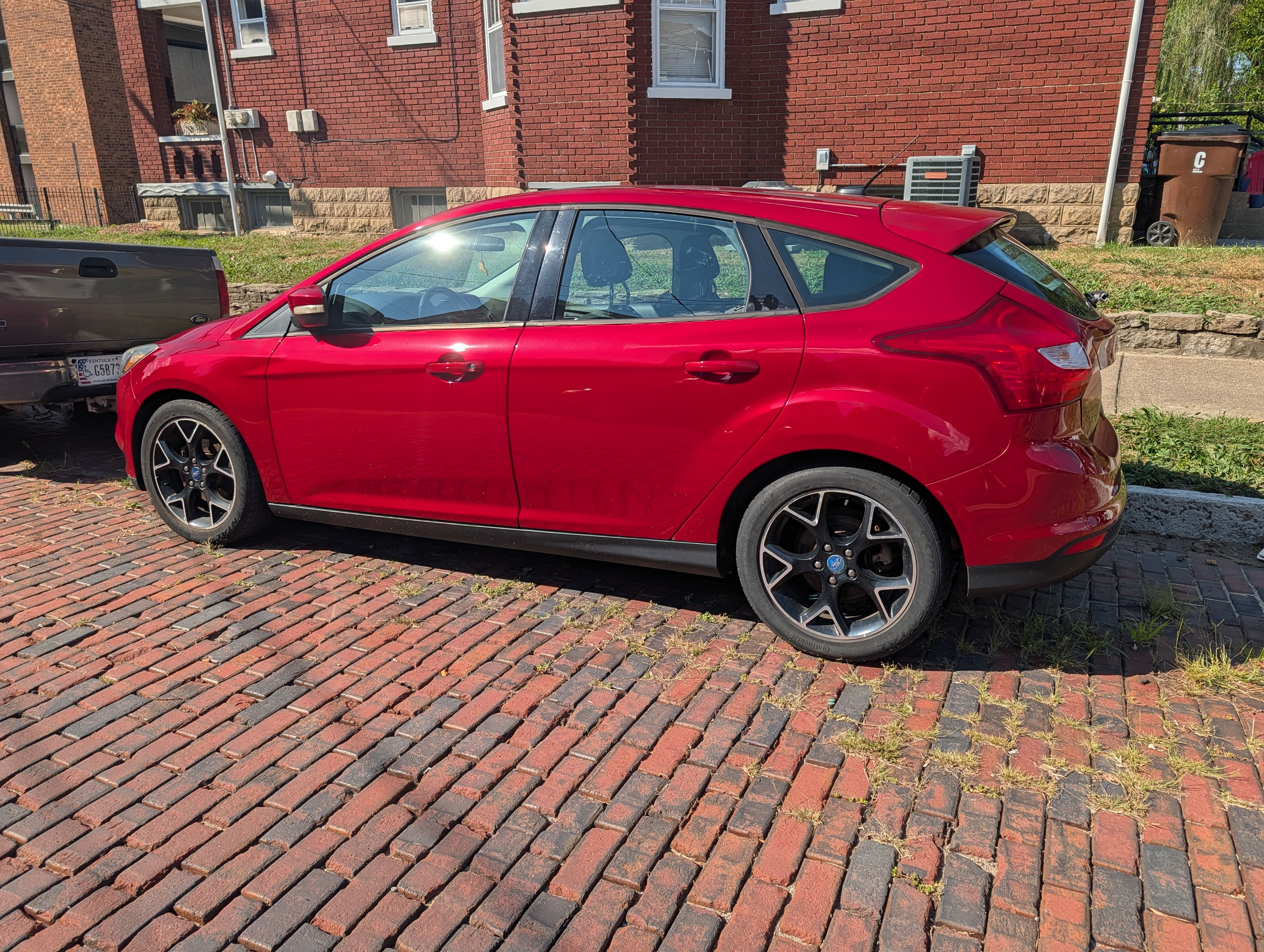 Used 2012 Ford Focus SE FWD image 6