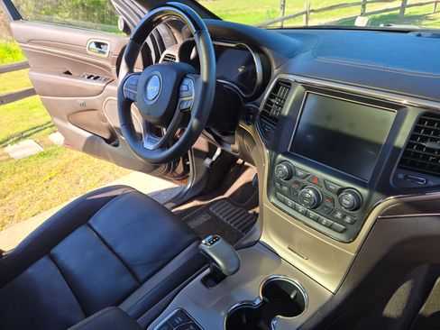 Used 2015 Jeep Grand Cherokee Summit image 8