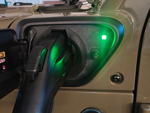 Used 2025 Jeep Wrangler Unlimited Rubicon 4xe w/ Safety Group image 19