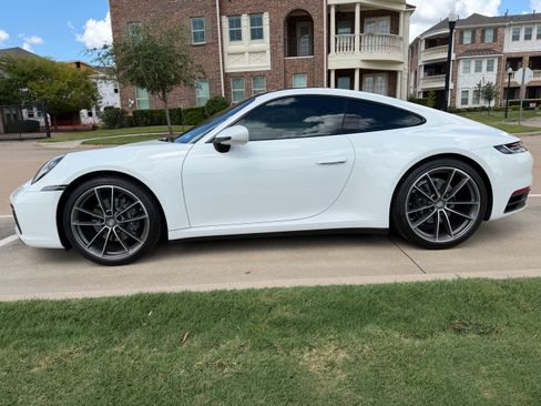 Used 2024 Porsche 911 Carrera image 5