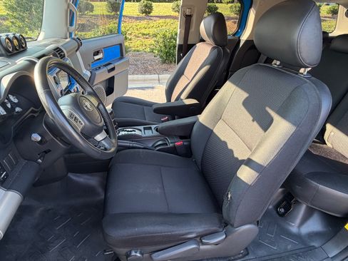Used 2007 Toyota FJ Cruiser 2WD image 13