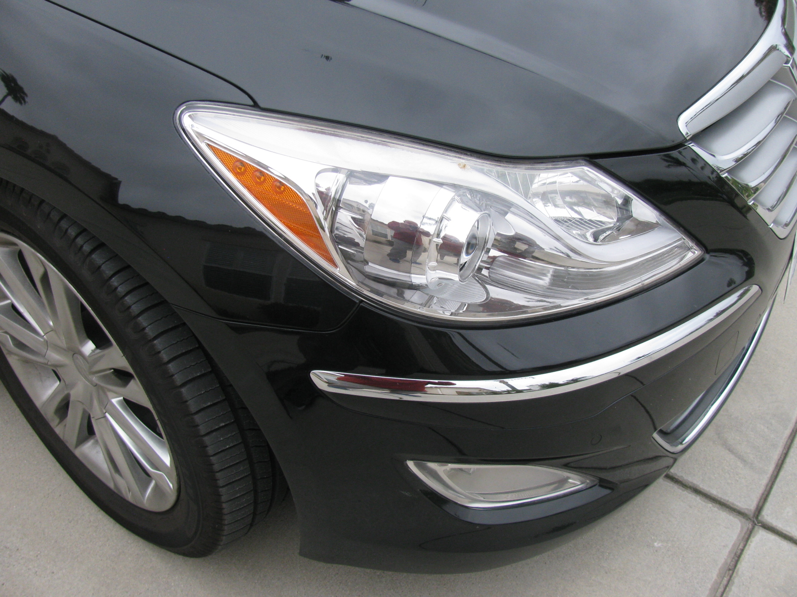 Used 2013 Hyundai Genesis 3.8 w/ Technology Pkg RWD image 5