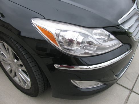 Used 2013 Hyundai Genesis 3.8 w/ Technology Pkg image 5