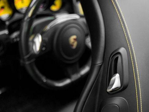 Used 2016 Porsche 911 Turbo S image 28