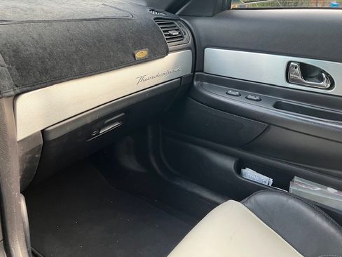 Used 2004 Ford Thunderbird image 11