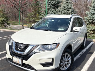 Used 2017 Nissan Rogue SV
