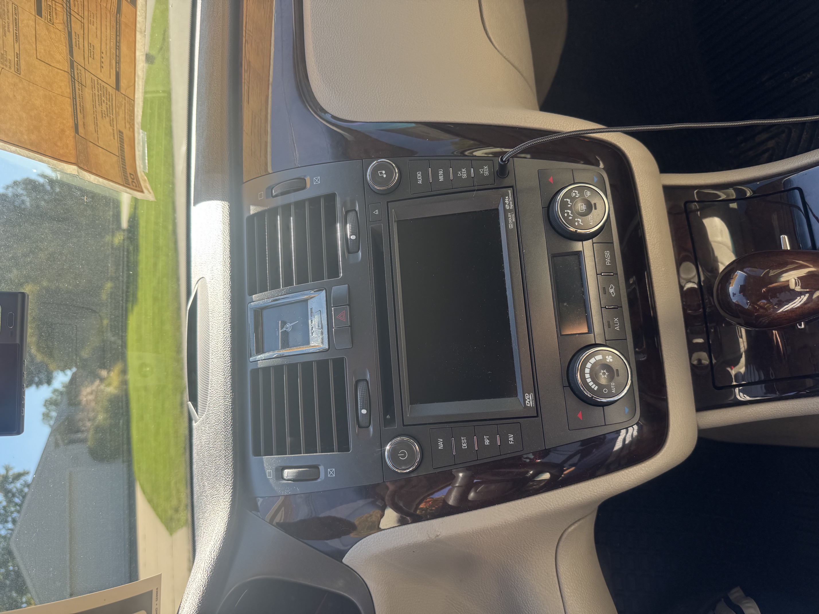 Used 2011 Cadillac DTS Premium w/ Driver Awareness Package FWD image 12