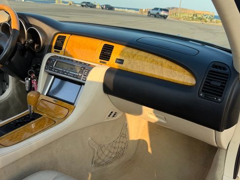 Used 2005 Lexus SC 430 Convertible w/ Preferred Accessory Pkg RWD image 9