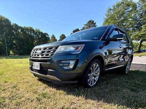 Used 2016 Ford Explorer Limited AWD/4WD image 2