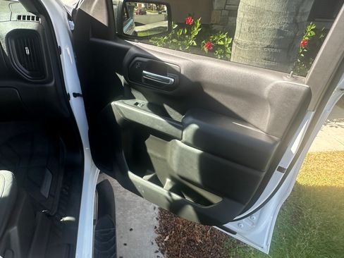 Used 2019 Chevrolet Silverado 1500 Custom w/ Custom Value Package RWD image 14