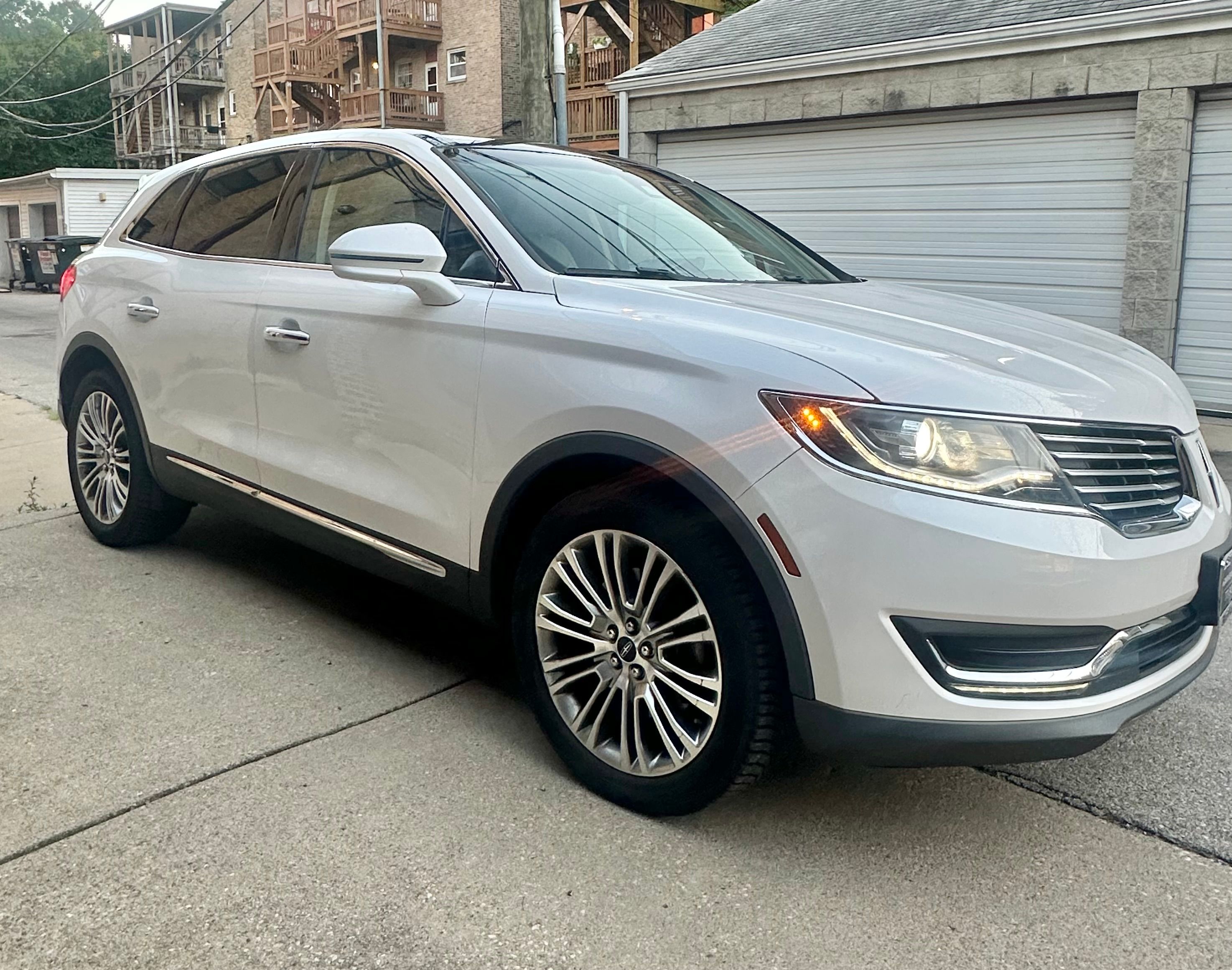 Used 2017 Lincoln MKX Reserve w/ Lincoln MKX Climate Package AWD/4WD image 15