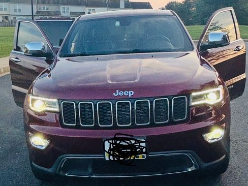 Used 2018 Jeep Grand Cherokee Limited w/ Luxury Group II AWD/4WD image 2
