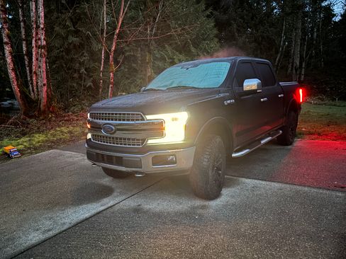 Used 2019 Ford F150 Lariat w/ Equipment Group 502A Luxury AWD/4WD image 4