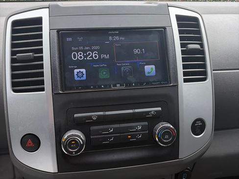 Used 2017 Nissan Frontier Desert Runner image 15