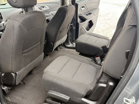 Used 2019 Chevrolet Traverse LT image 8
