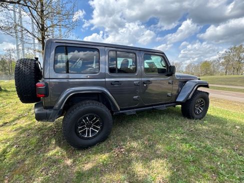 Used 2025 Jeep Wrangler Unlimited Rubicon image 5