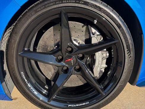 Used 2025 Chevrolet Corvette E-Ray AWD/4WD image 21