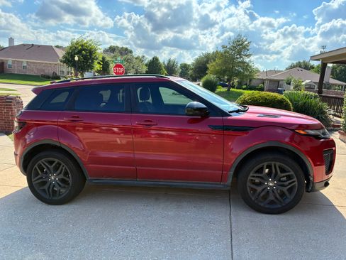 Used 2017 Land Rover Range Rover Evoque HSE Dynamic AWD/4WD image 4