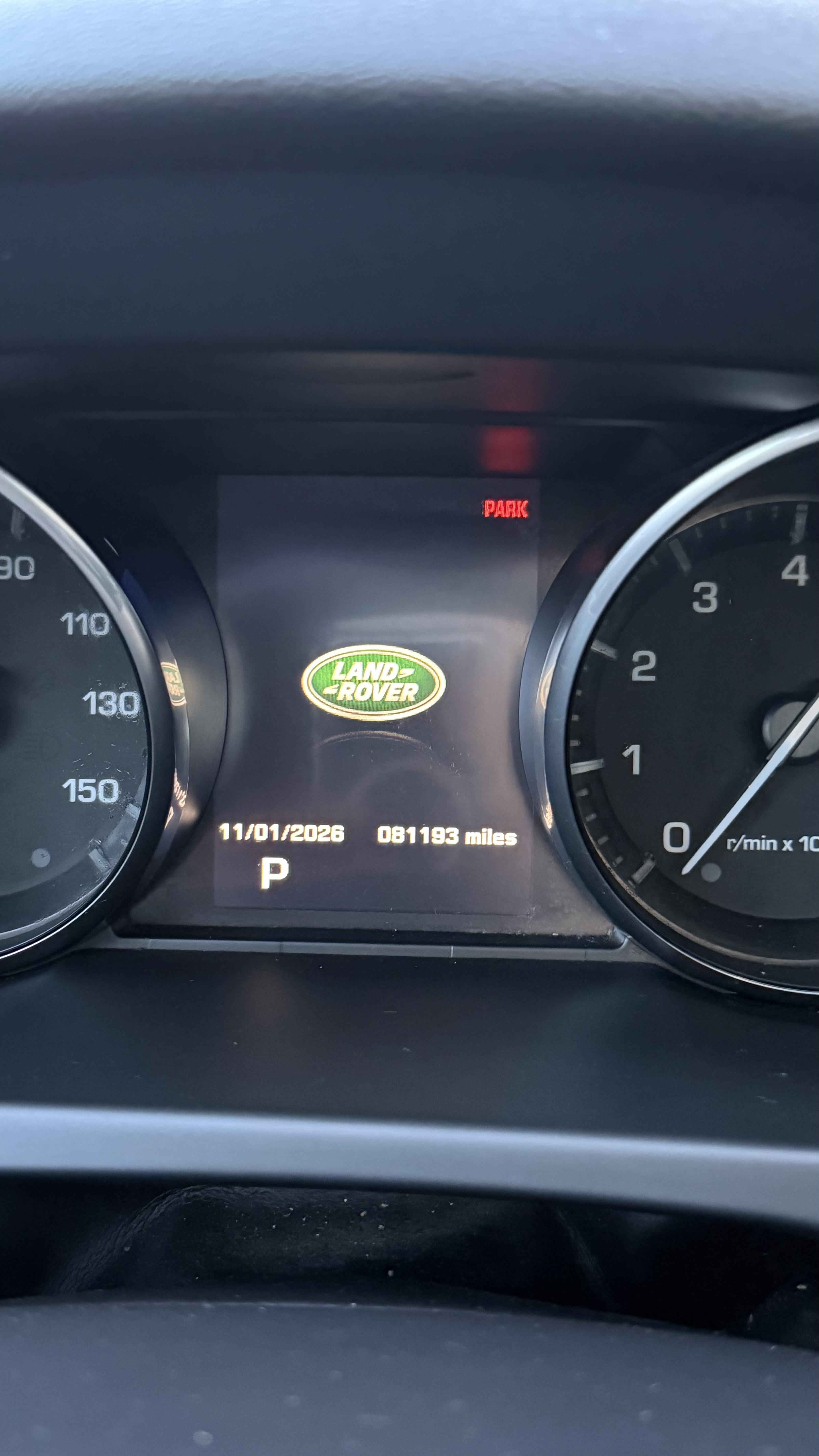 Used 2016 Land Rover Discovery Sport HSE AWD/4WD image 13