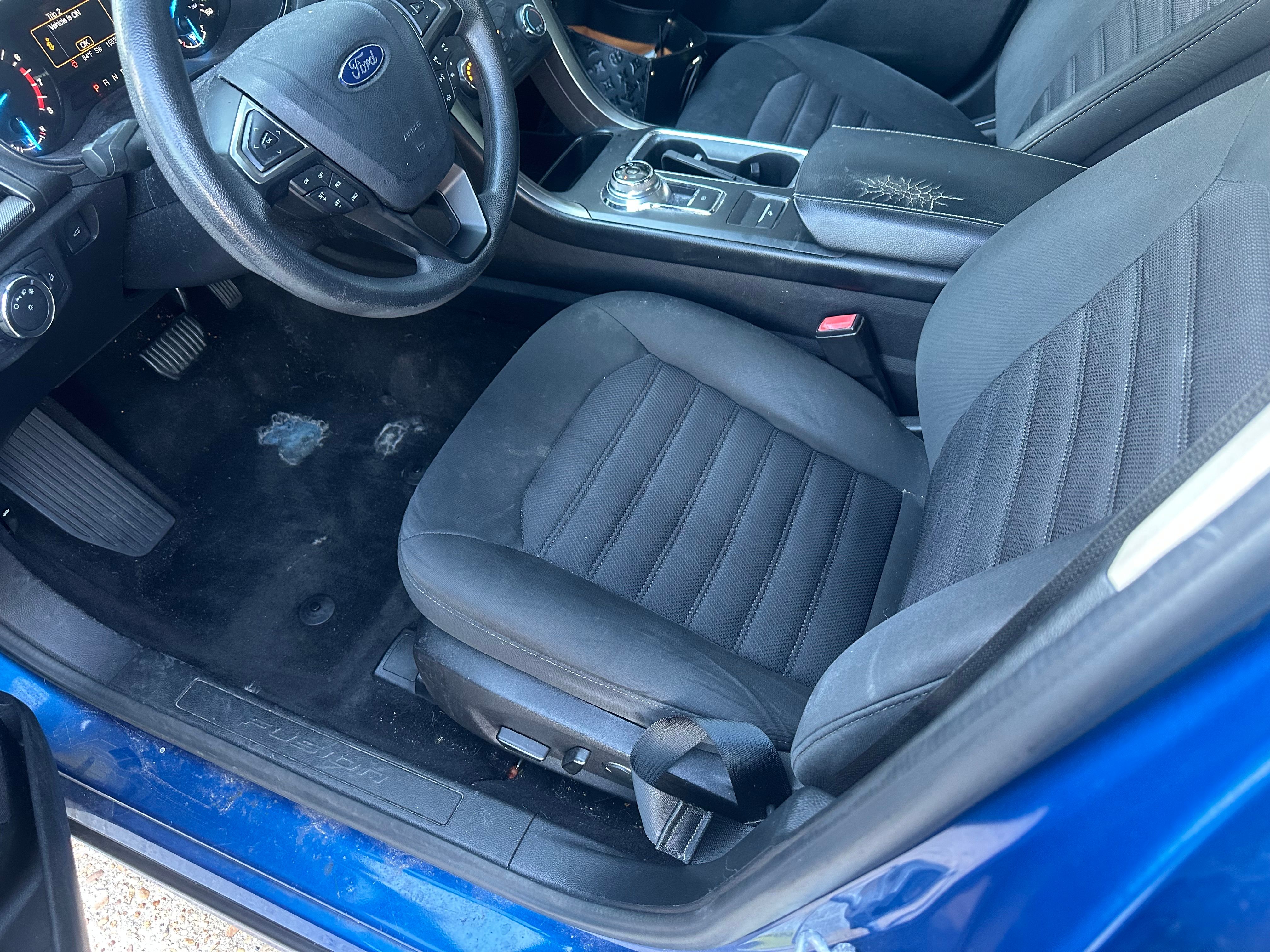 Used 2017 Ford Fusion SE FWD image 14