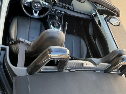 Used 2016 MAZDA MX-5 Miata Grand Touring RWD image 10
