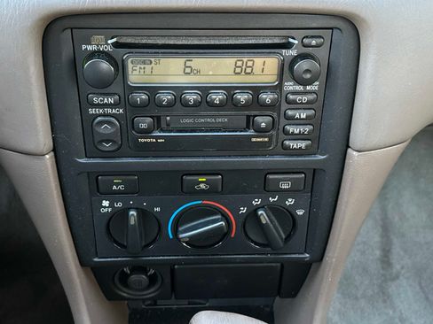 Used 2001 Toyota Camry LE image 8