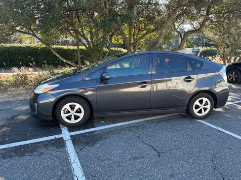 Used 2015 Toyota Prius Four image 4
