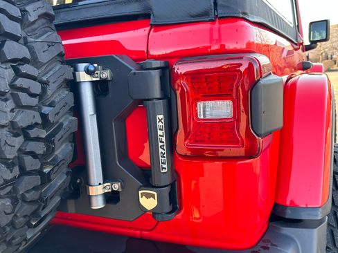 Used 2022 Jeep Wrangler Unlimited Rubicon 4xe w/ Steel Bumper Group image 14