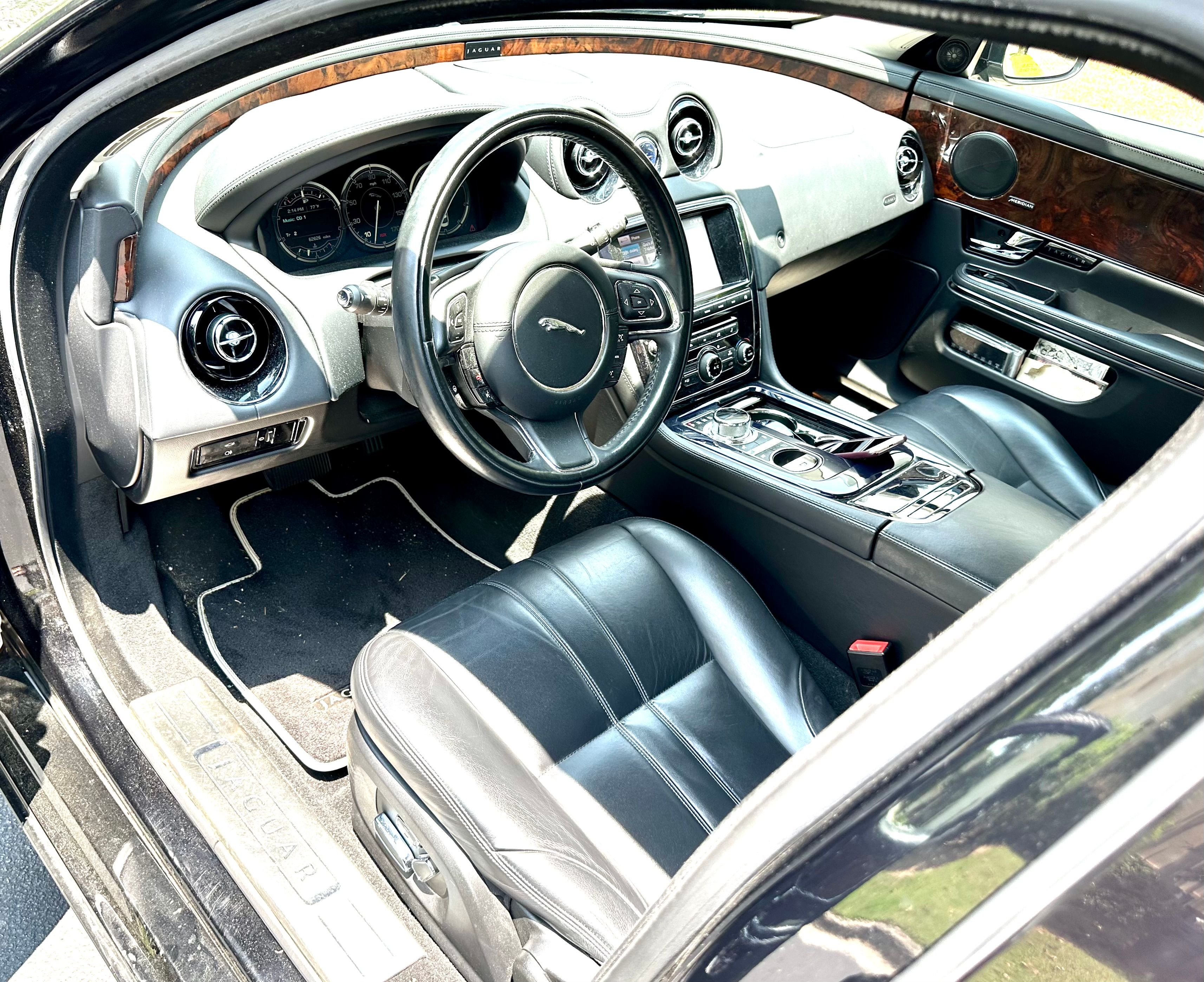 Used 2013 Jaguar XJ RWD image 9