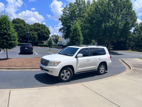 Used 2008 Toyota Land Cruiser AWD/4WD image 4
