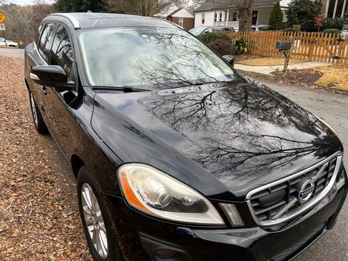 Used 2010 Volvo XC60 T6 image 2