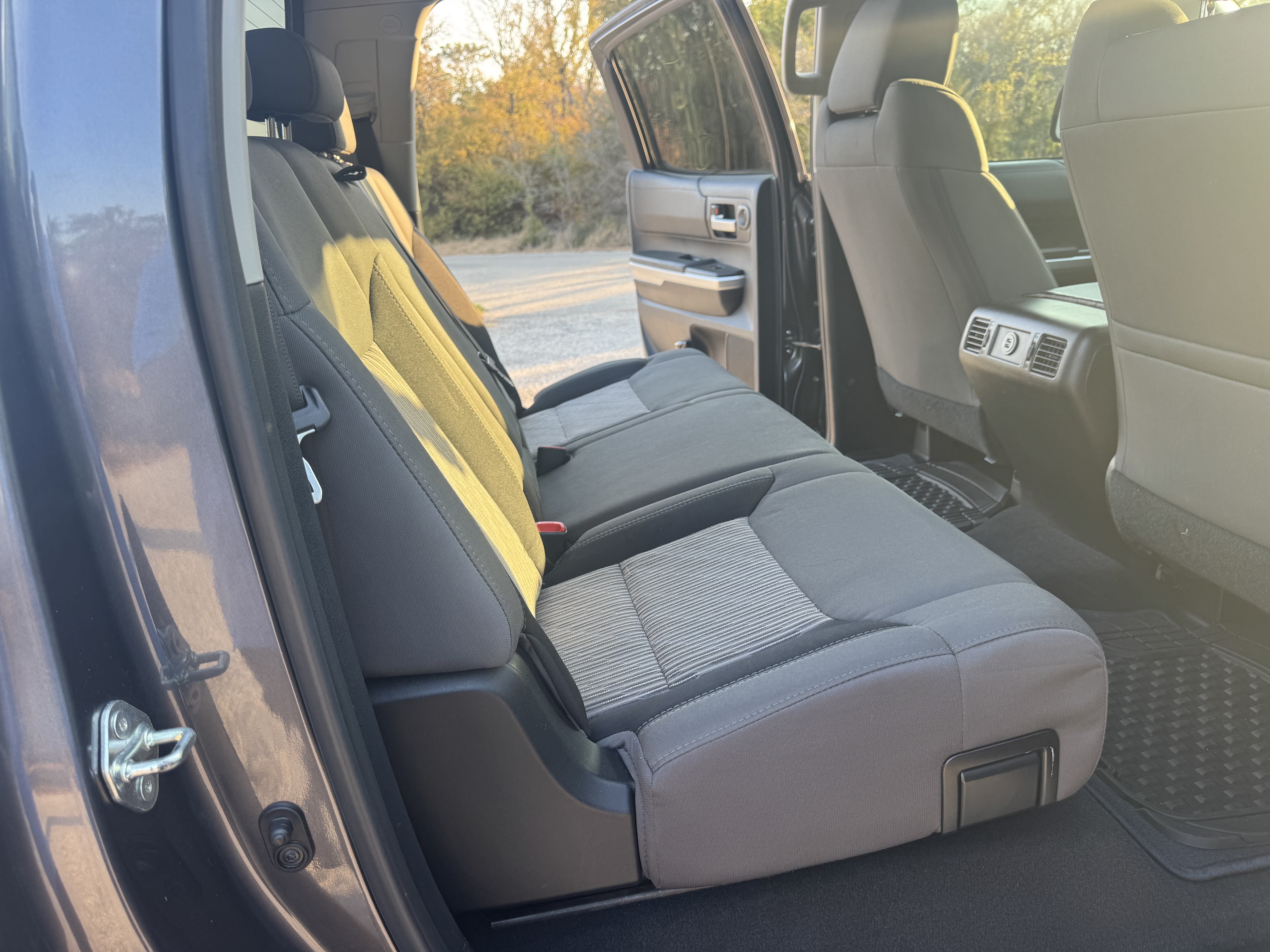 Used 2014 Toyota Tundra SR5 w/ SR5 Upgrade Package RWD image 13