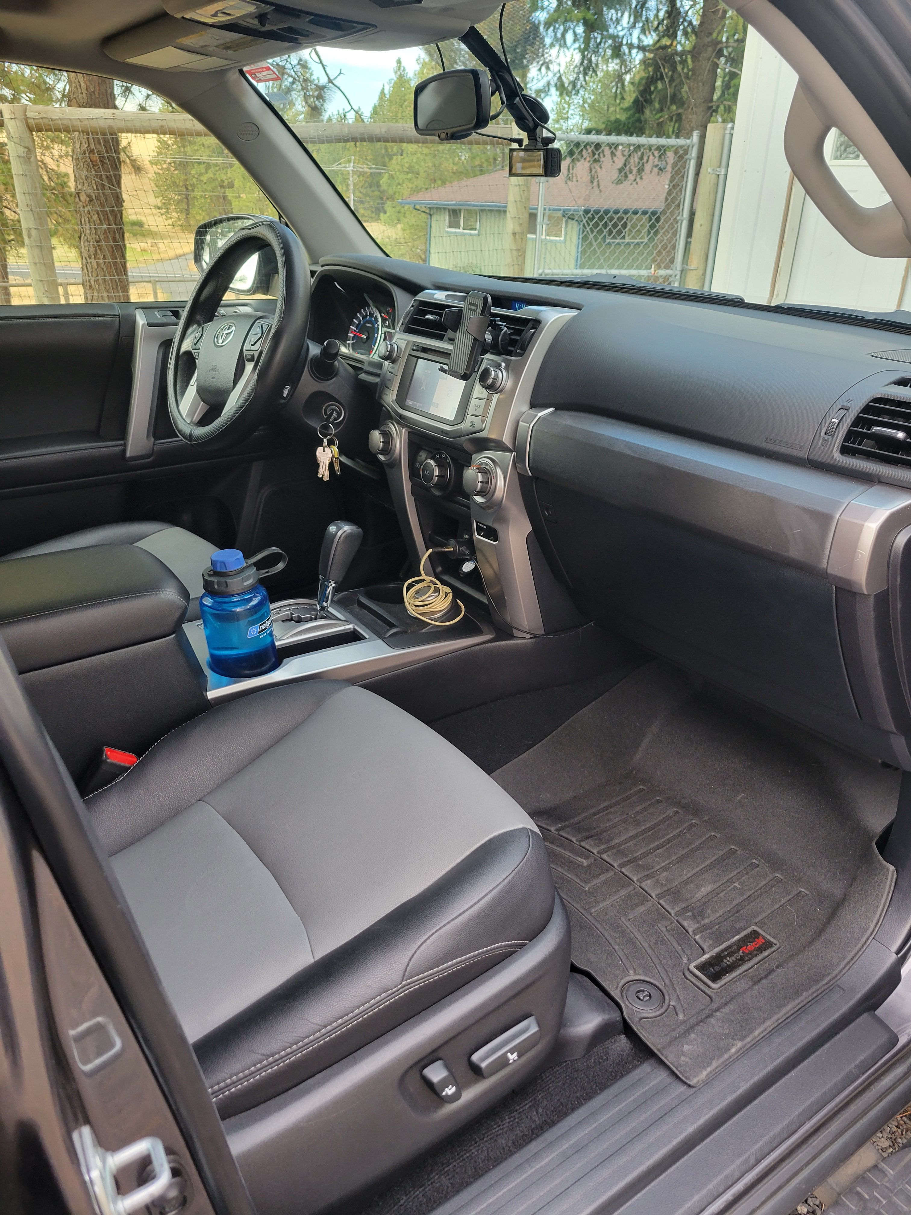 Used 2016 Toyota 4Runner SR5 Premium AWD/4WD image 9