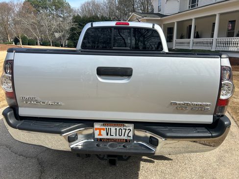 Used 2011 Toyota Tacoma PreRunner w/ SR5 Pkg #2 image 19