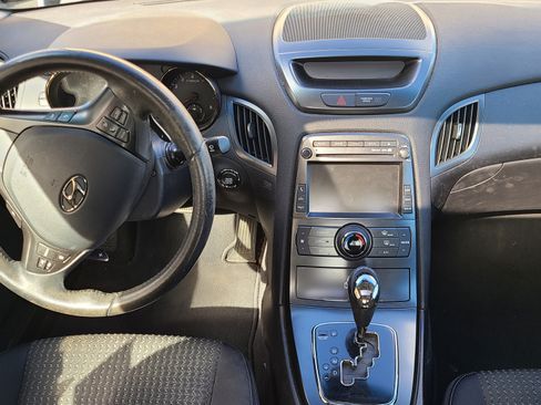 Used 2011 Hyundai Genesis 2.0T image 15