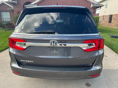 Used 2019 Honda Odyssey EX image 2