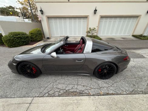 Used 2019 Porsche 911 Targa 4 GTS image 9