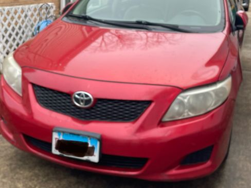 Used 2010 Toyota Corolla LE image 1