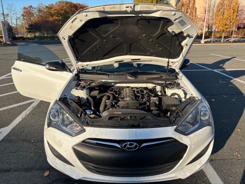 Used 2013 Hyundai Genesis 2.0T image 10